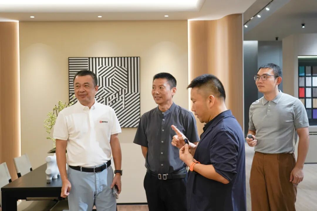 风起处,万物生 | 鹰牌新材战略发布会圆满落幕!(图12) 风起处,万物生 | 鹰牌新材战略发布会圆满落幕!(图12)