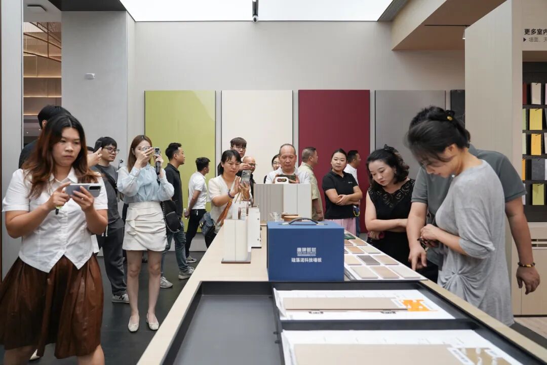 风起处,万物生 | 鹰牌新材战略发布会圆满落幕!(图15) 风起处,万物生 | 鹰牌新材战略发布会圆满落幕!(图15)